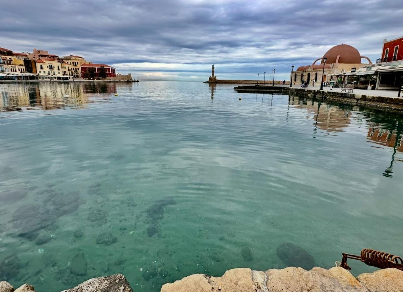 W * Chania (Crete)